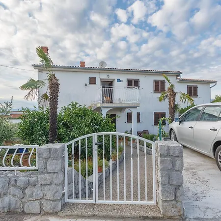 Karabaic By El-pi Tours Apartament Njivice