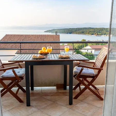 Apartament Karabaic By El-pi Tours