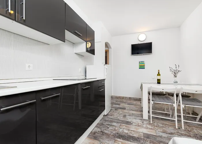 Apartament Karabaic By El-pi Tours