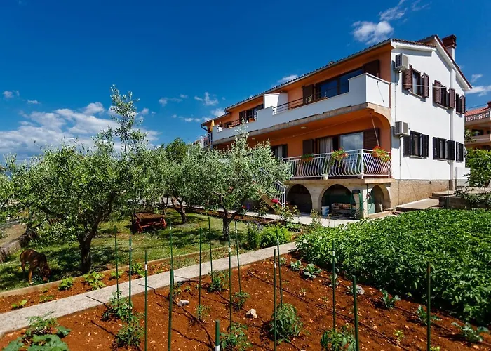 Karabaic By El-pi Tours Njivice