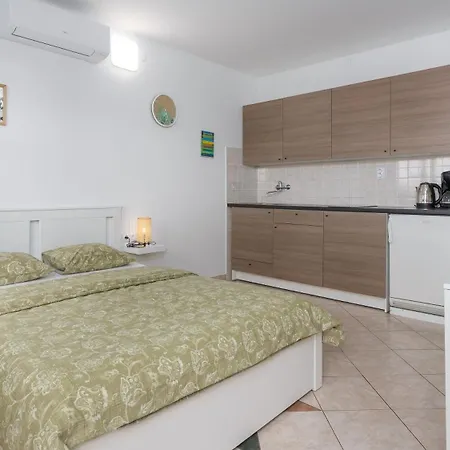 Karabaic By El-pi Tours شقة