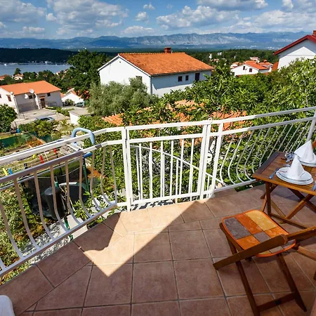 Apartment Karabaic By El-pi Tours Njivice