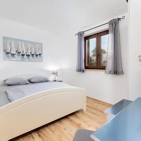 Karabaic By El-pi Tours Lägenhet