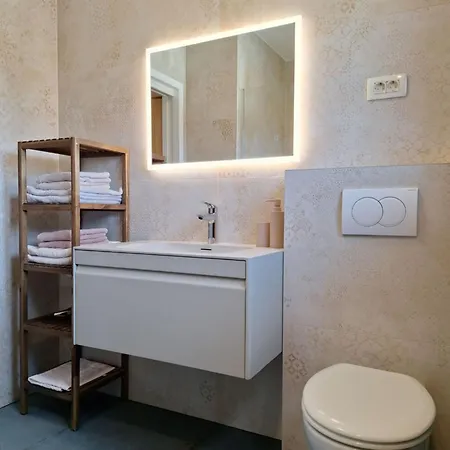 Lägenhet Karabaic By El-pi Tours *